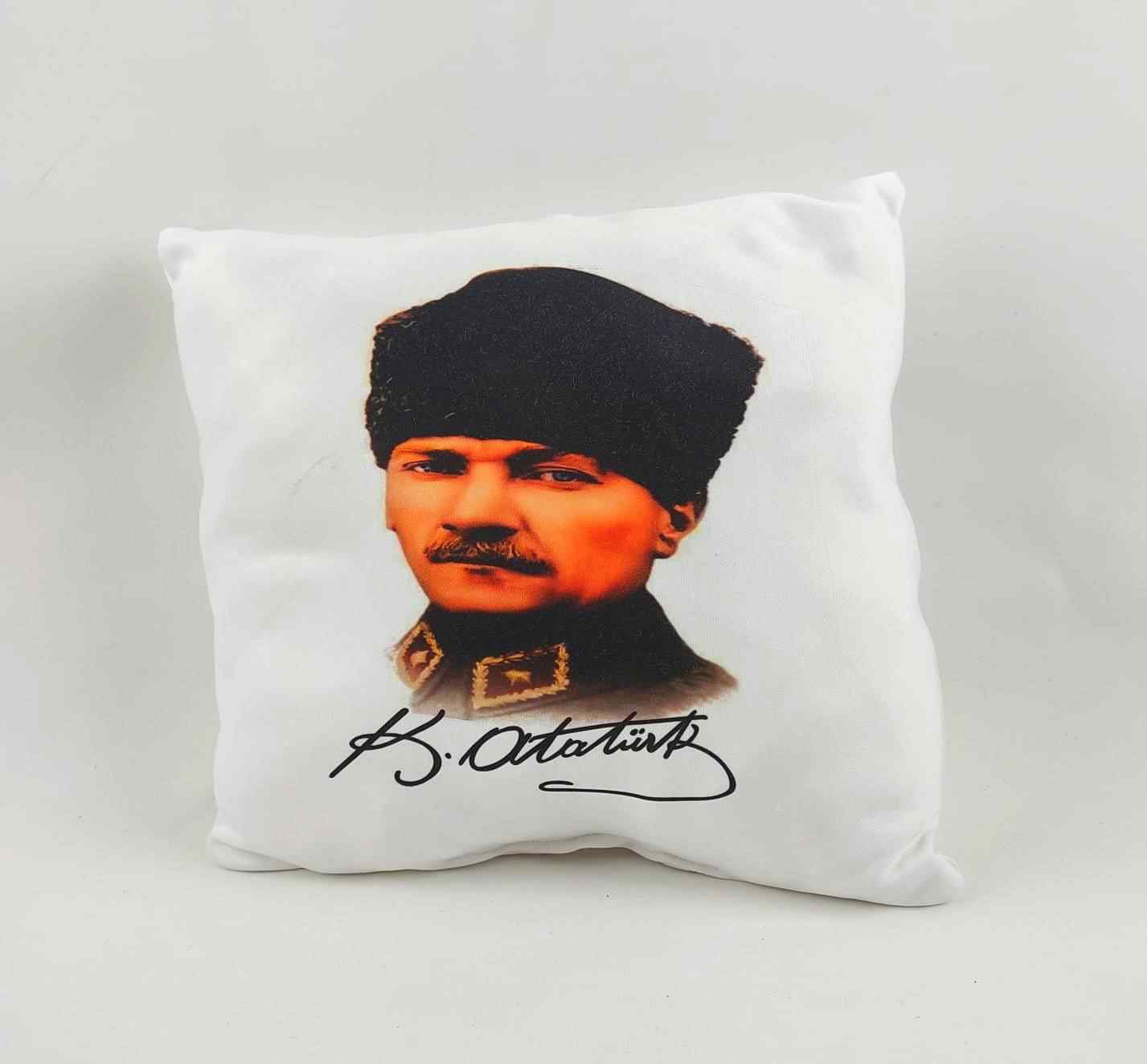 Atatürk Tasarımlı Yastık