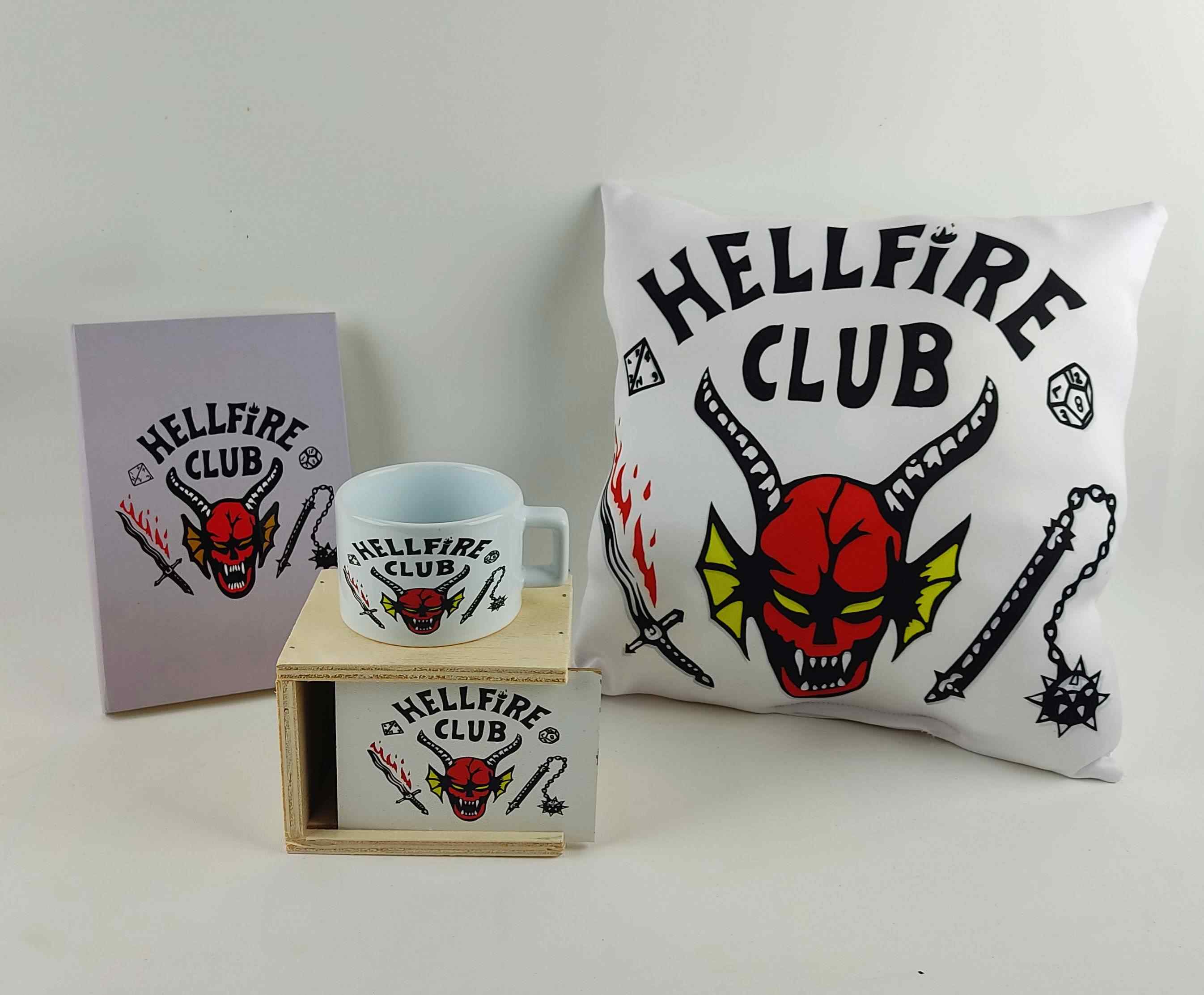 Stranger Things HellFire Club Tasarımlı Kutulu Kupa , Yastık Ve Defter Hediyelik Set