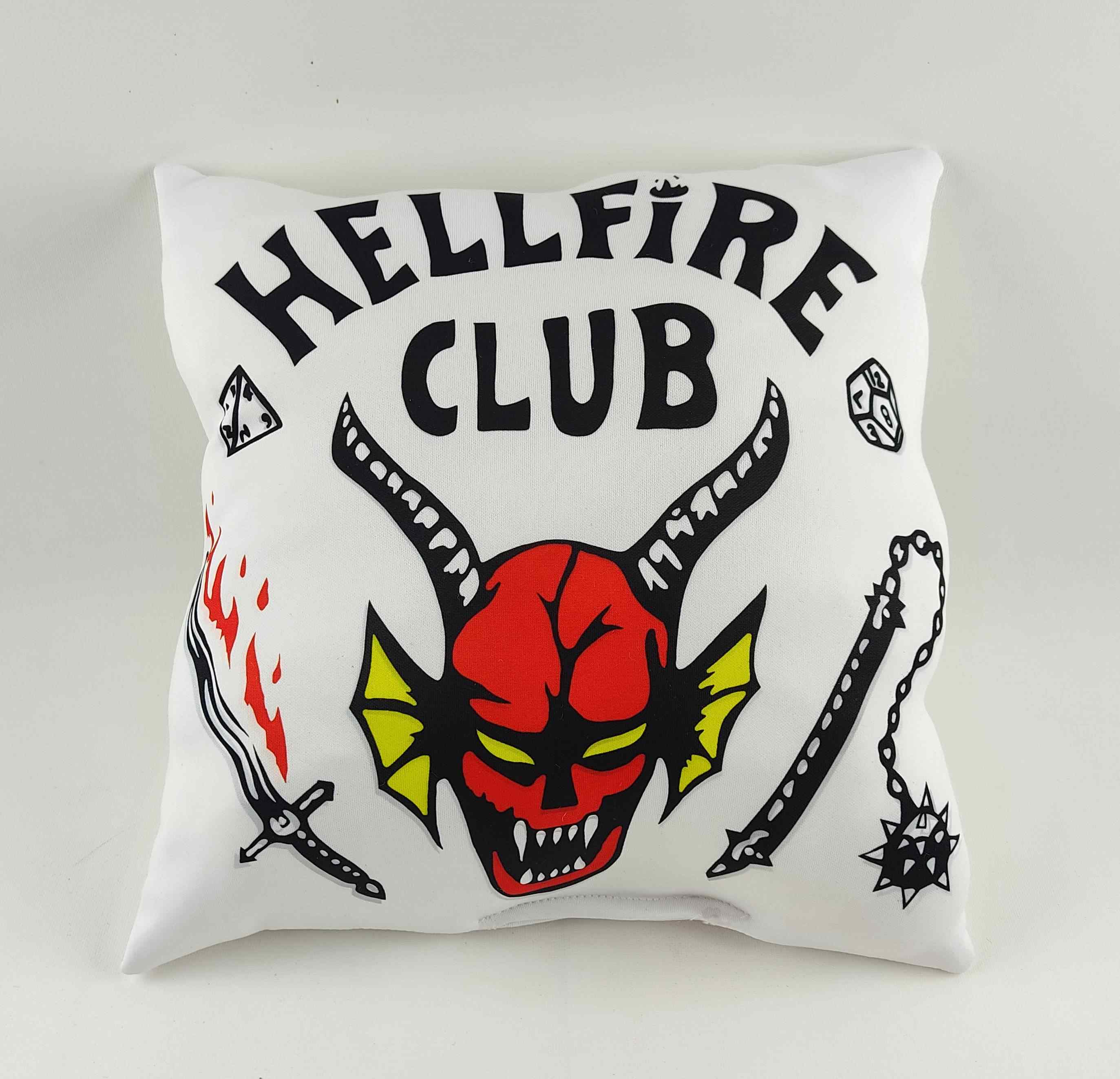 Stranger Things HellFire Club Tasarımlı Kupa , Defter Ve Yastık 3 lü Hediyelik Set