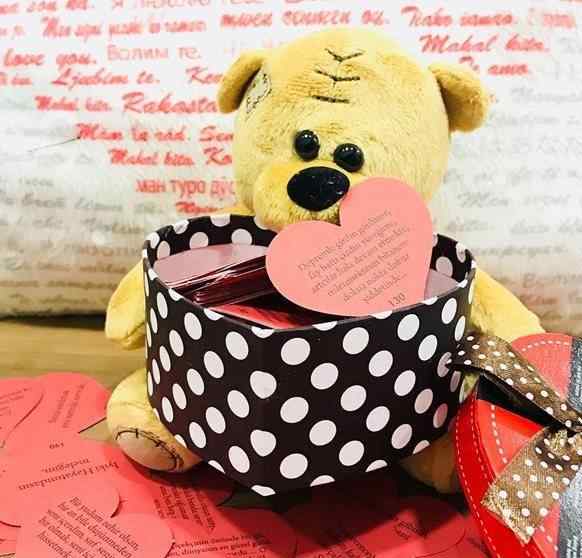 Ask Sozleri Dolu Konusan Ayicik Ve 100 Dilde Seni Seviyorum Yastik