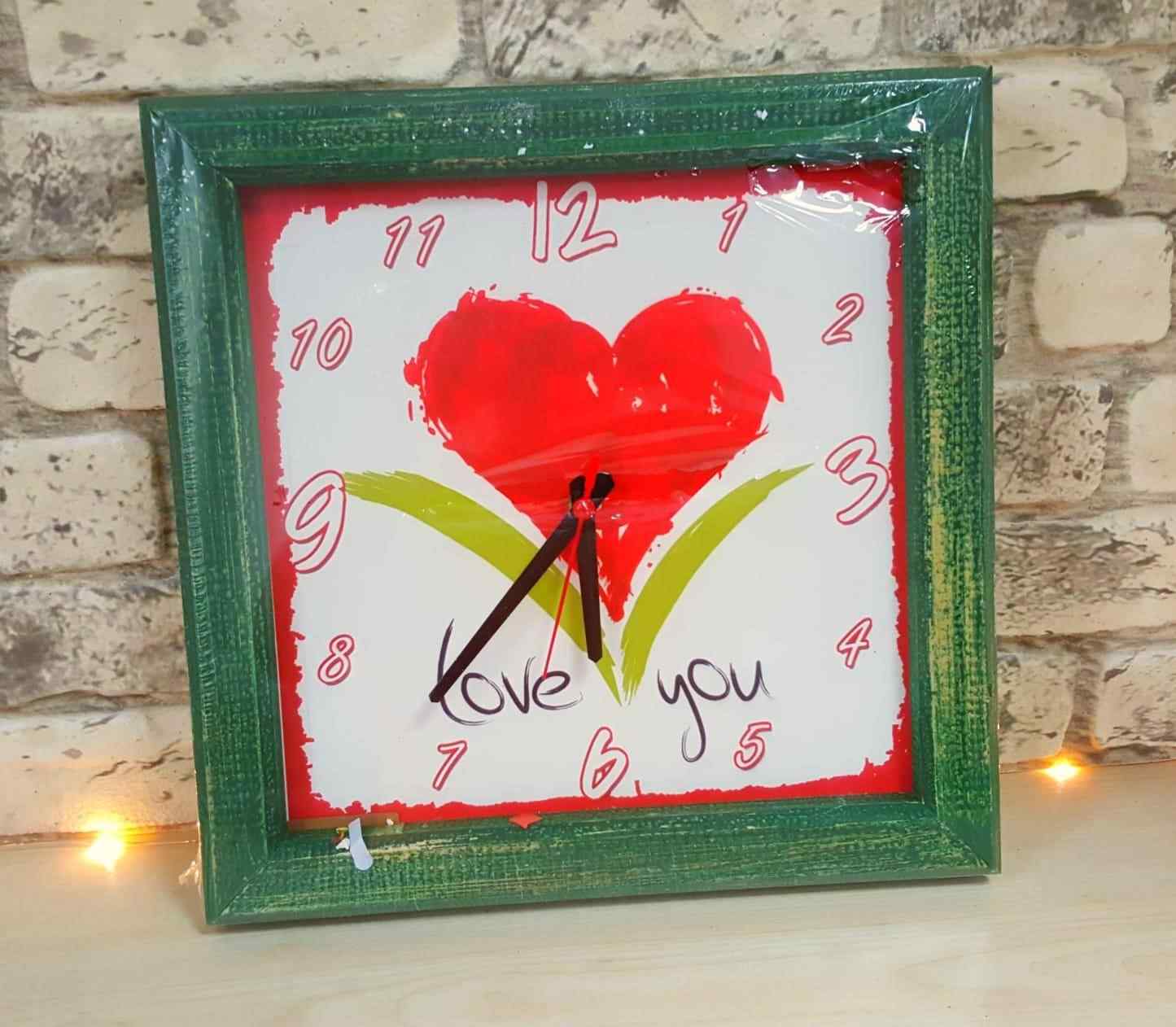 Love You Ahşap Kare Duvar Saati
